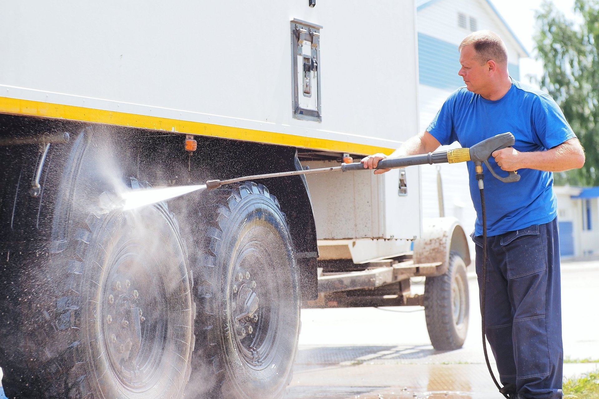 Mobile fleet washing