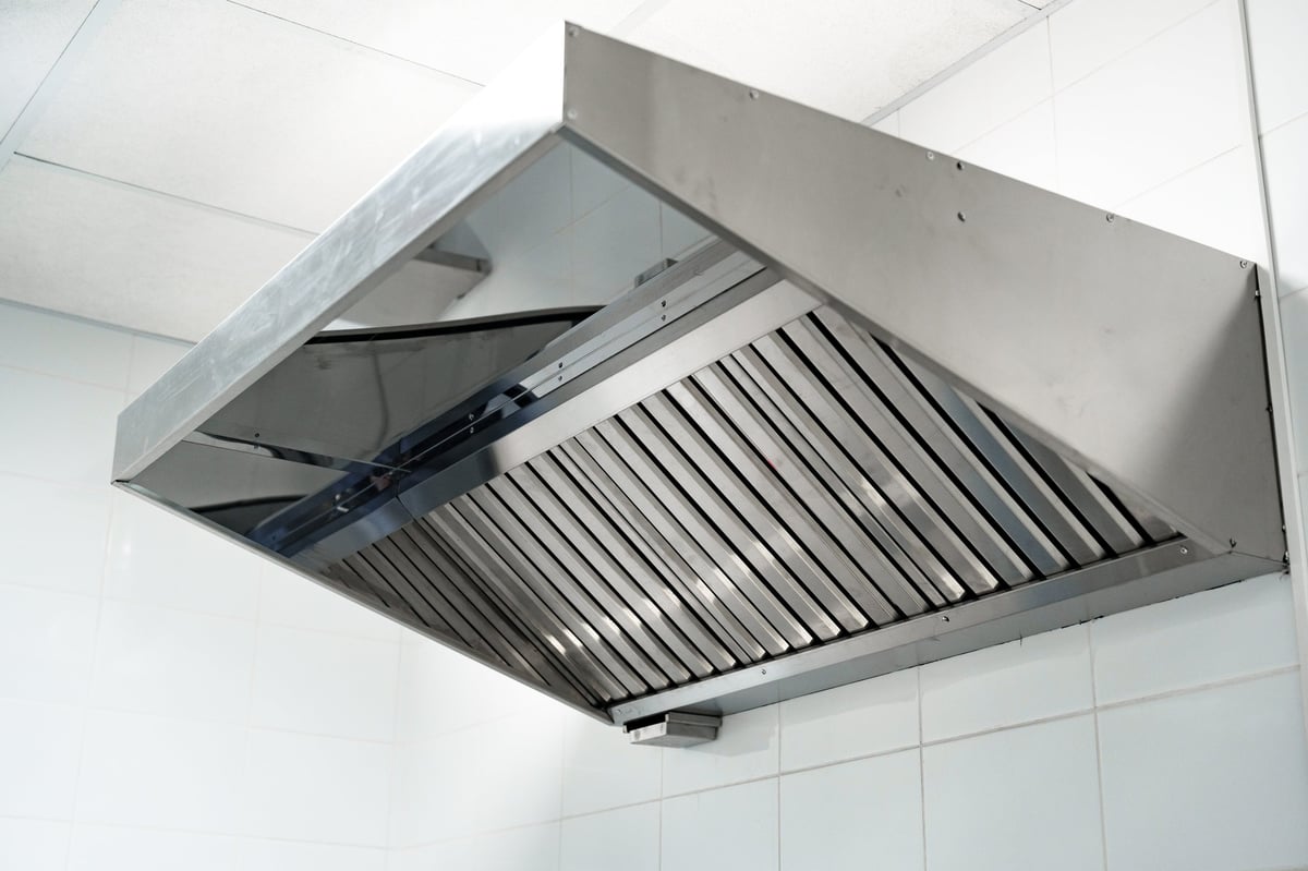 Commercial kitchen exhaust hood